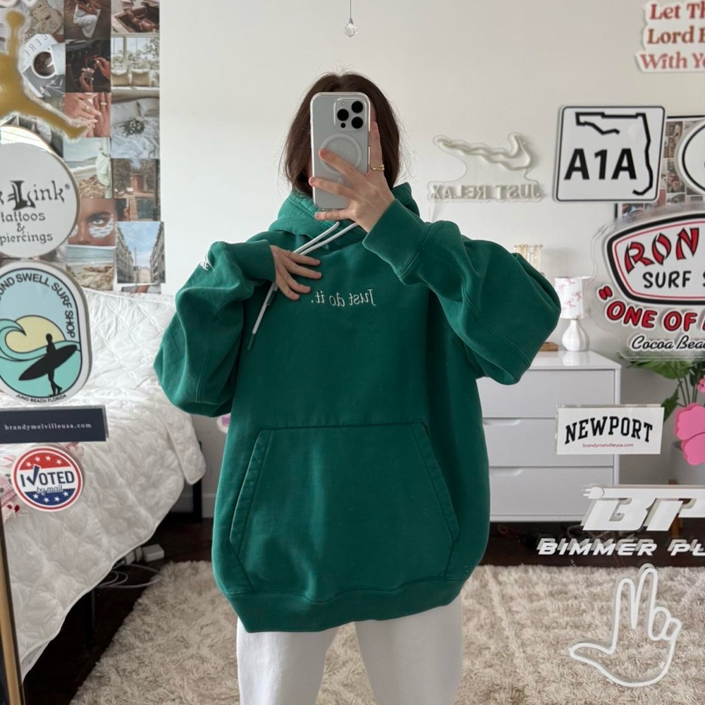 green nike hoodie - Picture 2 of 7